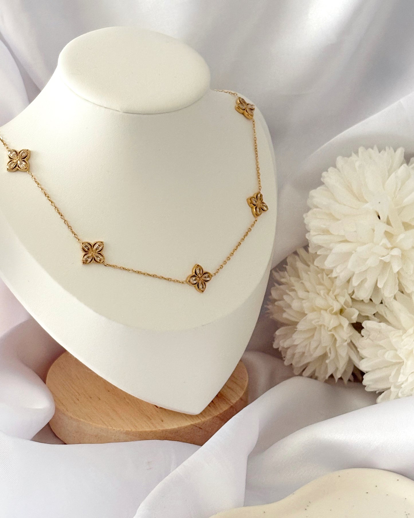Collier MONA