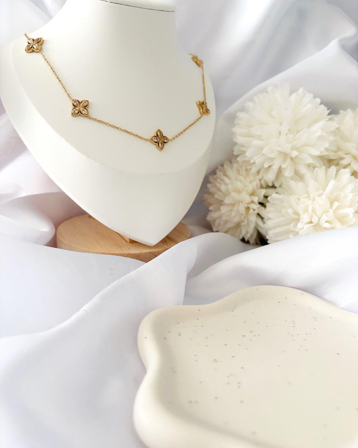 Collier MONA